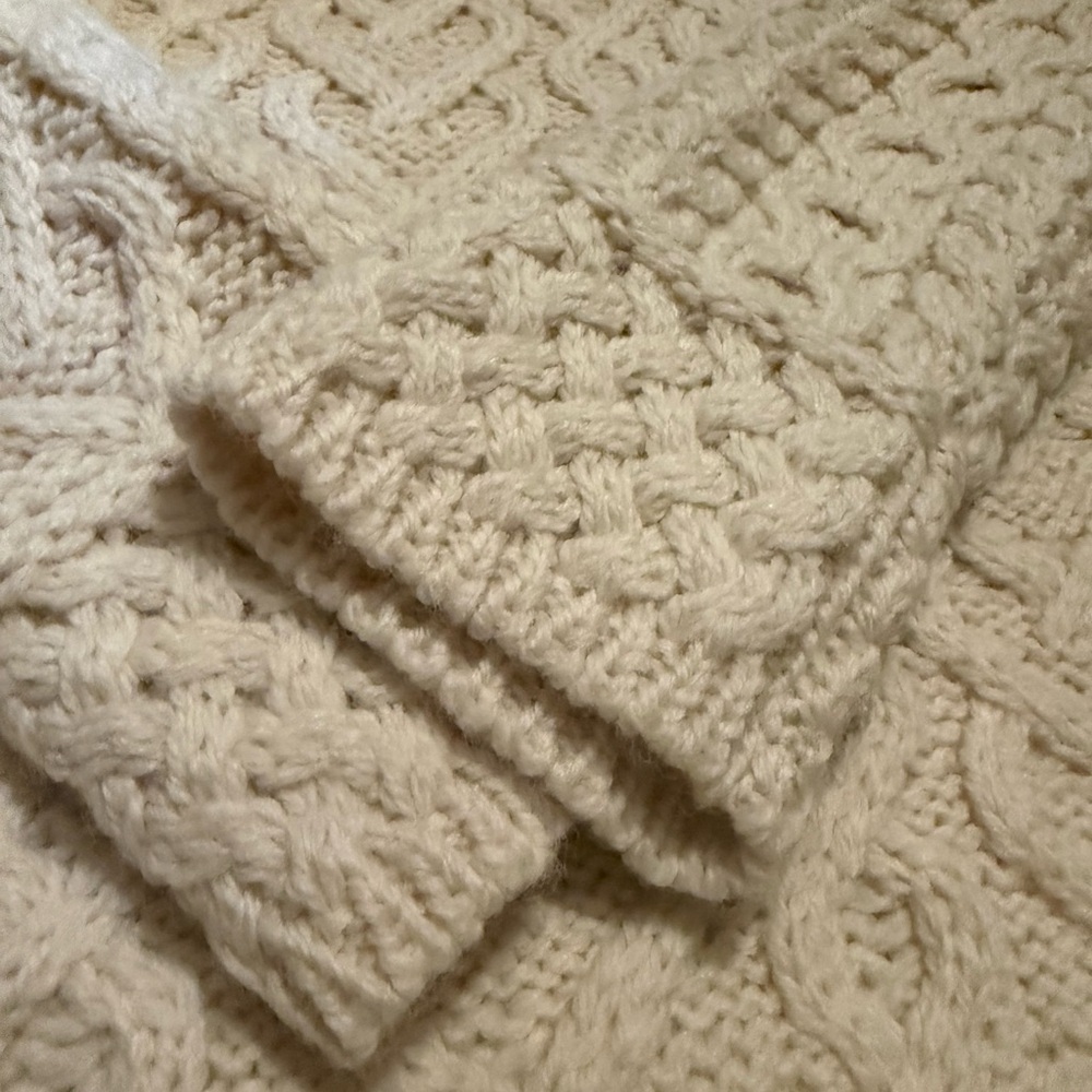 Aran Mor Merino Wool Cable knit Sweater - Picture 4 of 7